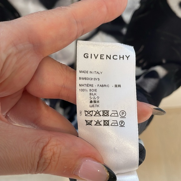 Givenchy X Josh Smith Silk Button Down. Size 40 - Picture 5 of 5